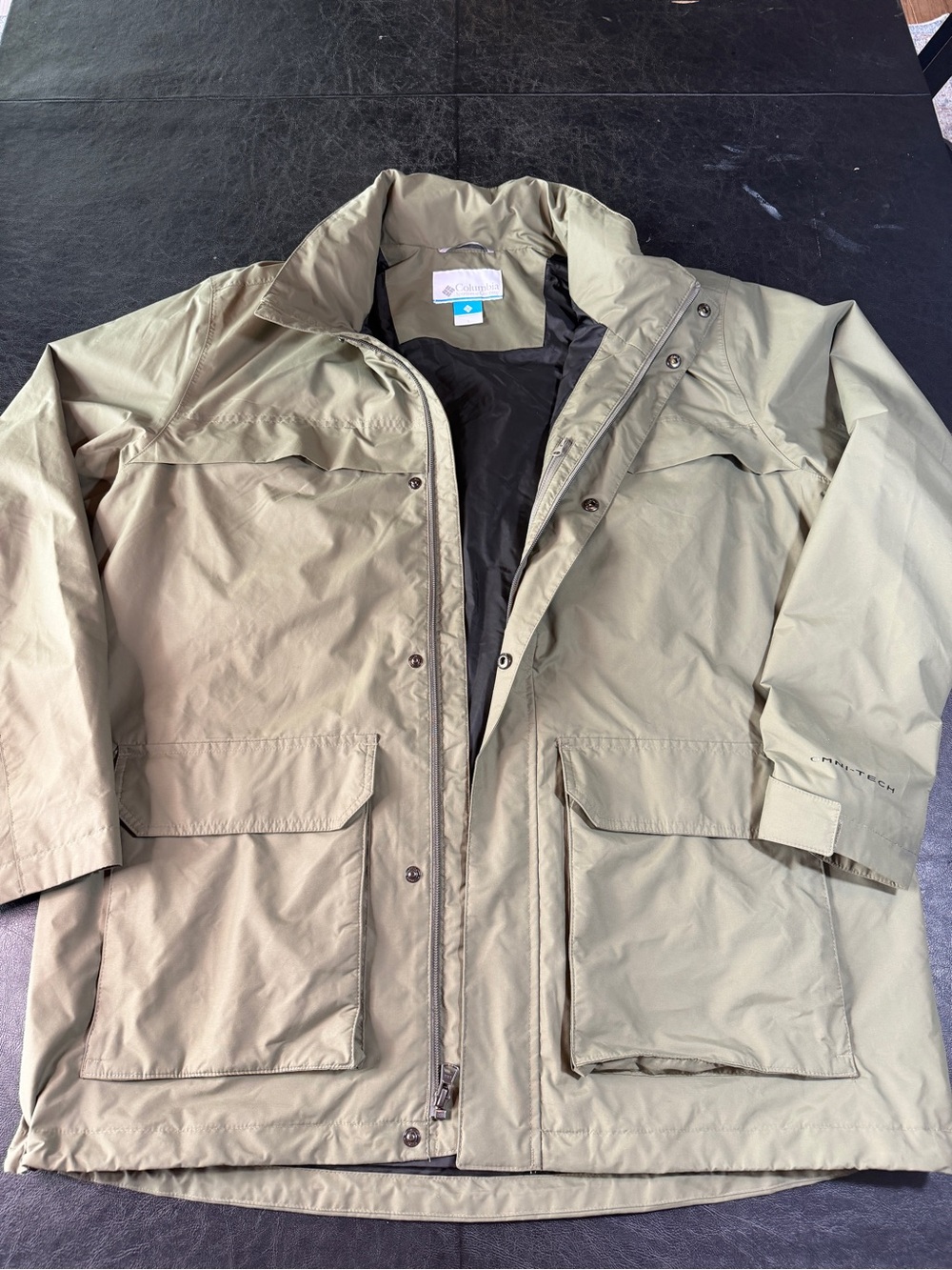 Columbia Men’s Olive Green Raincoat with Black Lining